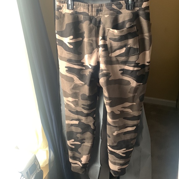 Hollister Camo Joggers - Picture 2 of 2